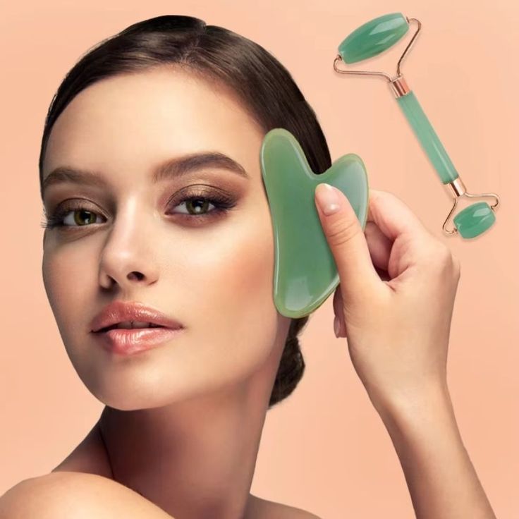 Glow Naturally: The Magic of the Gua Sha Face Tool